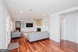 2177 Chain Bridge Rd in Vienna, VA - Building Photo - Building Photo