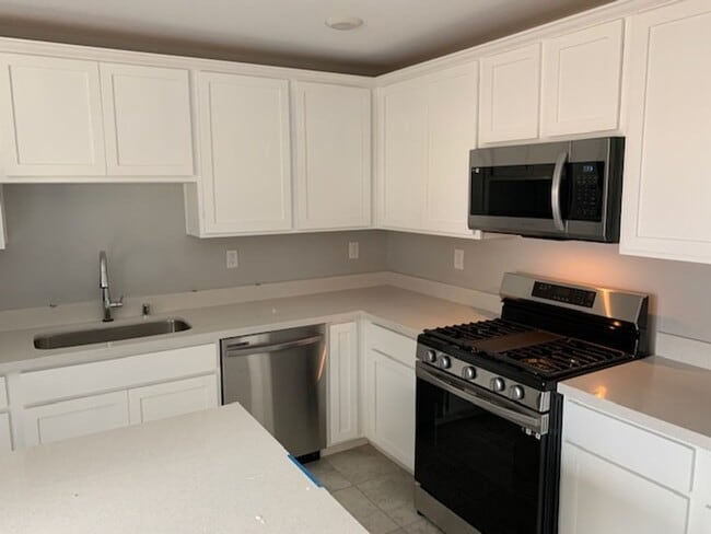 110 Cowles Ave in Henderson, NV - Building Photo - Building Photo