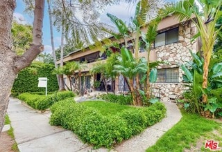 1275 Havenhurst Dr in West Hollywood, CA - Foto de edificio - Building Photo