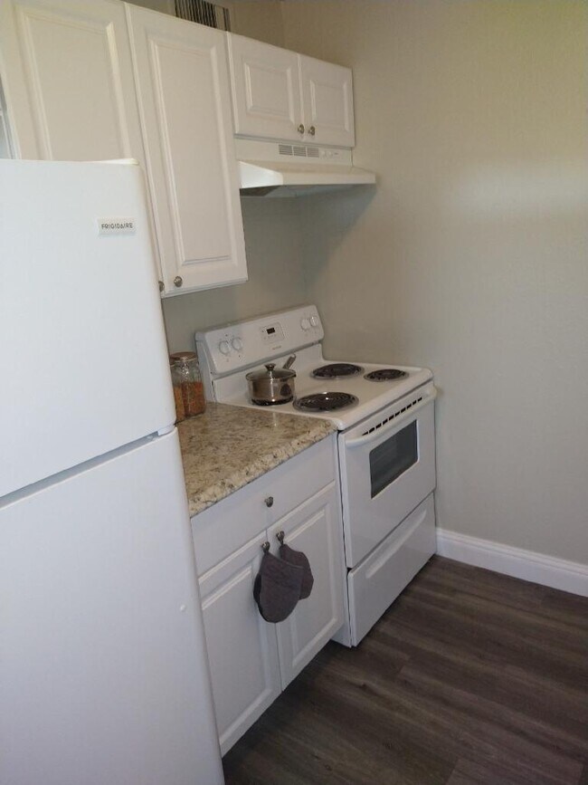 612 Londonderry Ln in Denton, TX - Building Photo - Building Photo