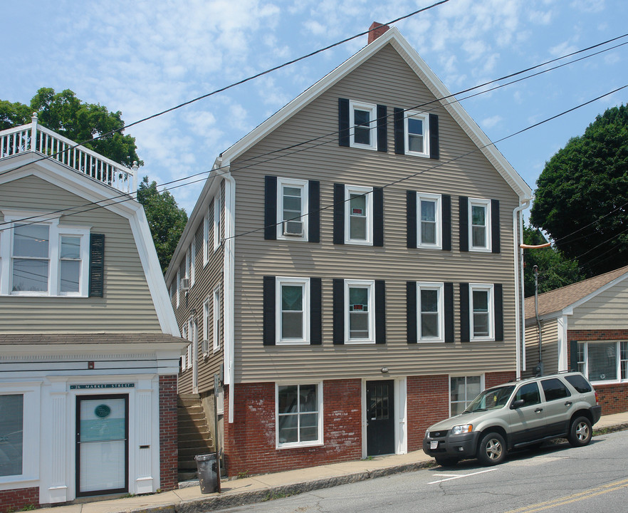 32 Market St in Amesbury, MA - Building Photo