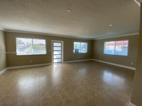 3260 SW 87th Pl in Miami, FL - Building Photo - Building Photo