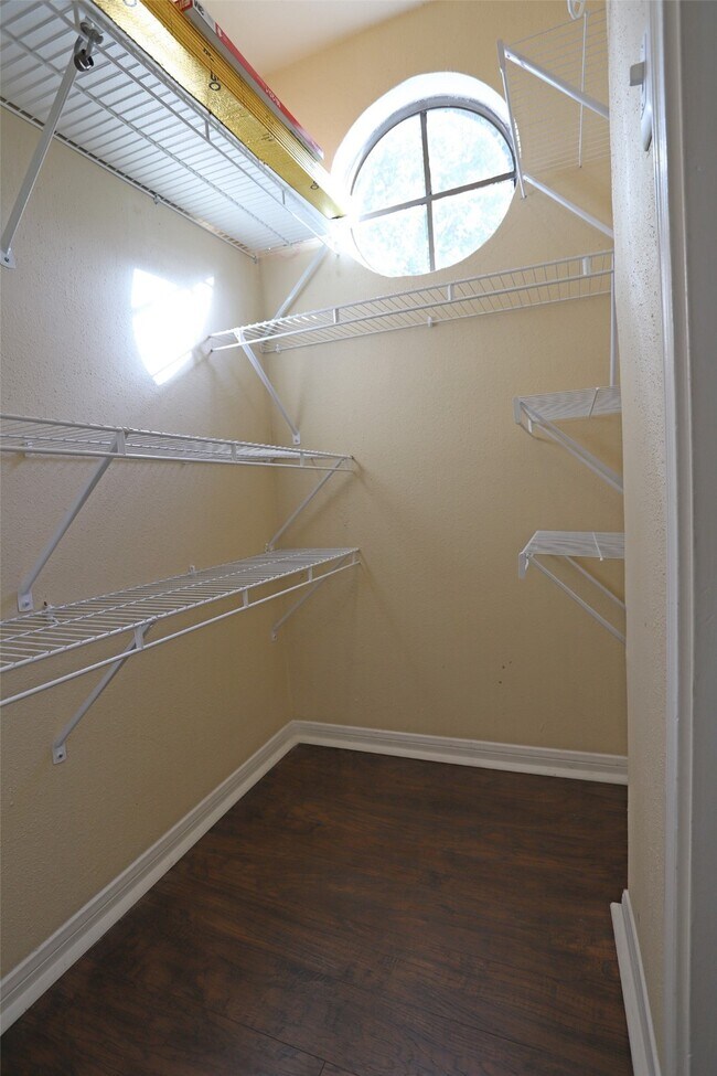 property at 2125 Augusta Dr