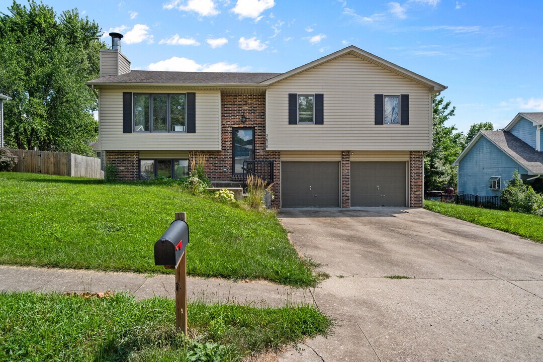 3608 Teakwood Dr in Columbia, MO - Building Photo
