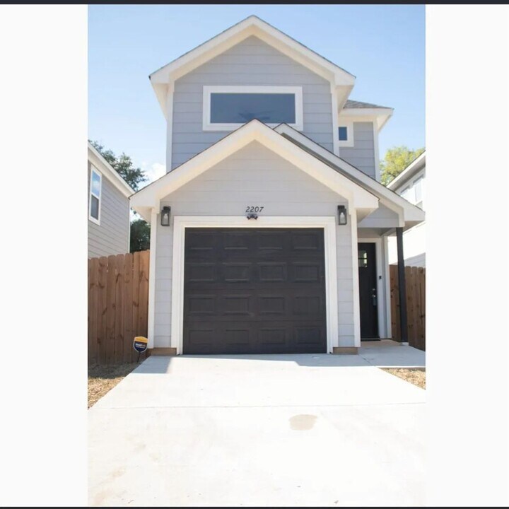 2207 Anderson St in Dallas, TX - Building Photo