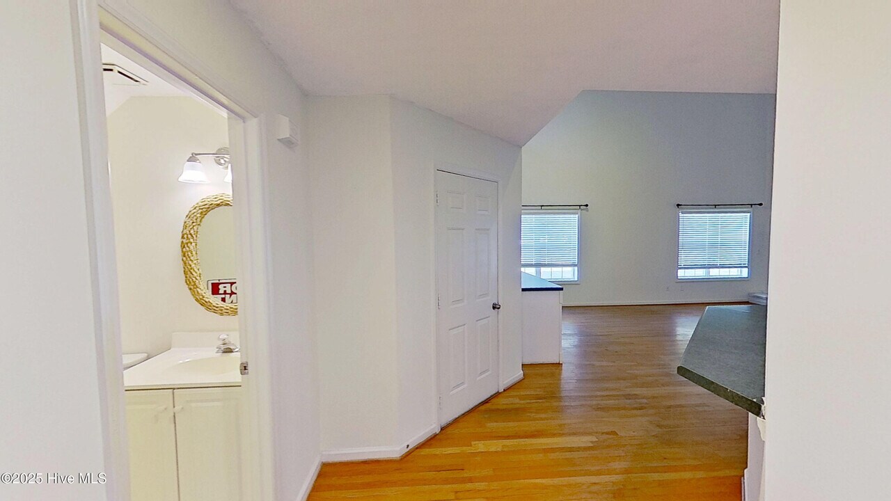 801 Sloop Pointe Ln in Kure Beach, NC - Building Photo