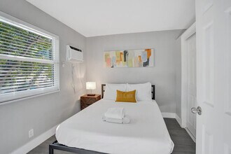 50 Davie Blvd, Unit SI FL2-ID1503995P in Fort Lauderdale, FL - Building Photo - Building Photo