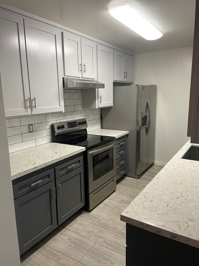 3565 Linden Ave, Unit 230 in Long Beach, CA - Building Photo - Building Photo