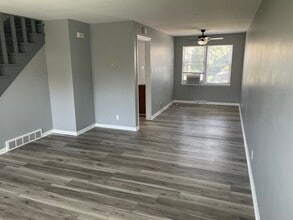 1801 Lake Ave, Unit 7 in Whiting, IN - Foto de edificio - Building Photo