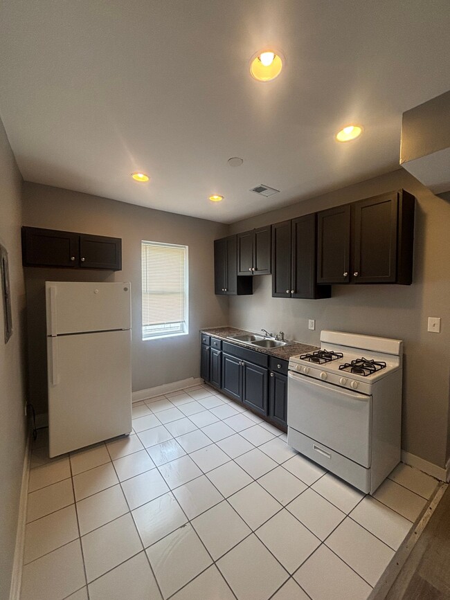 property at 7053 S Dante Ave