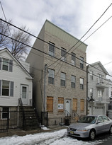 210 South St in Jersey City, NJ - Building Photo