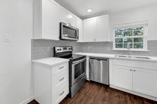 311 Clifton St in Houston, TX - Building Photo