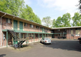 1800 Stark Apartments in Portland, OR - Building Photo - Building Photo