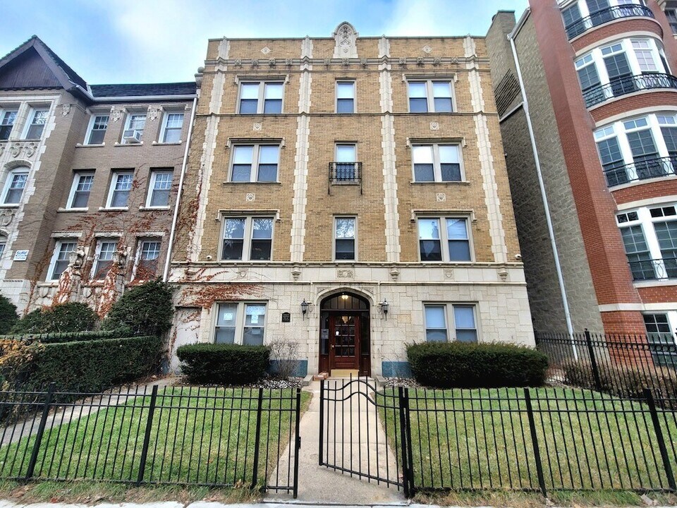 640 W Wrightwood Ave in Chicago, IL - Building Photo