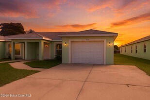 819 Angela Ave in Rockledge, FL - Building Photo