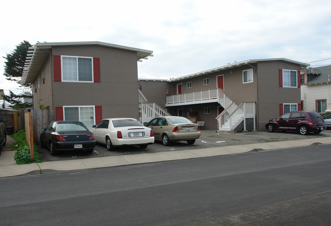 Carmel Court in Pacifica, CA - Building Photo