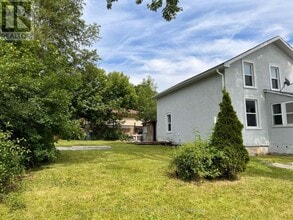 409 Bleecker Ave in Belleville, ON - Building Photo - Building Photo