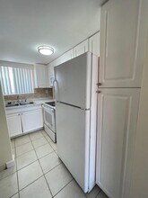 1501 Crescent Cir in North Palm Beach, FL - Foto de edificio - Building Photo