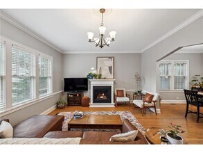813 Kenwood Pkwy in Minneapolis, MN - Building Photo - Building Photo