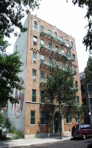 1668 Davidson Ave in Bronx, NY - Building Photo