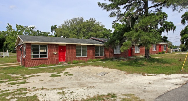 232 SE Lomond Ave in Lake City, FL - Building Photo - Building Photo