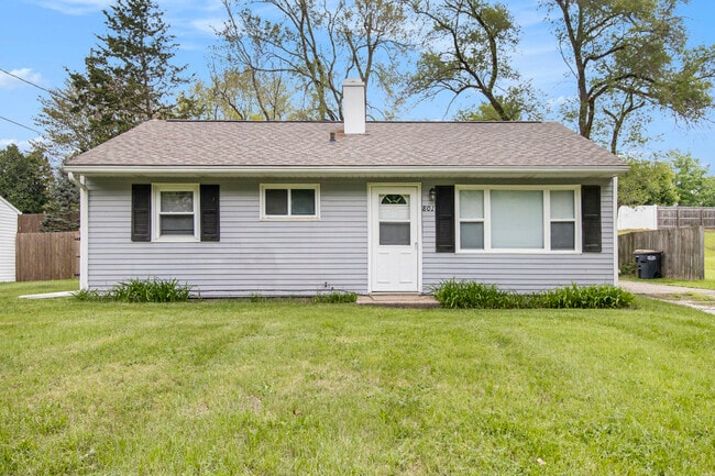 801 Shumway Ave in Portage, MI - Building Photo - Building Photo