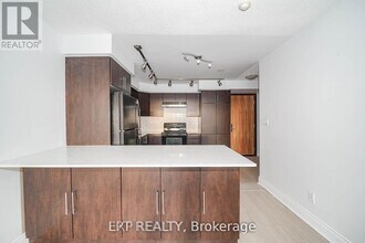 H-60 S Town Centre Blvd in Markham, ON - Building Photo - Building Photo