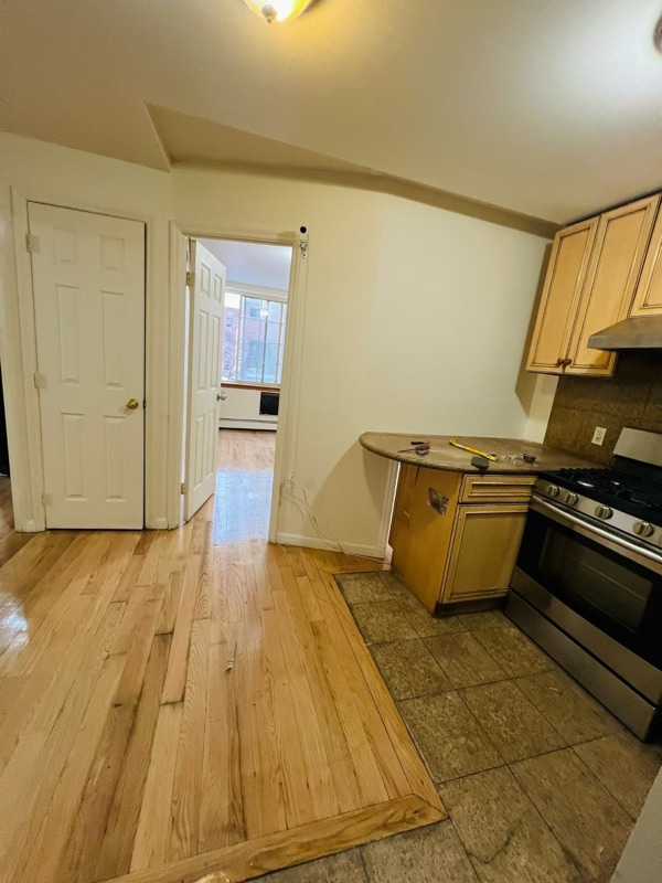 132-30 Pople Ave, Unit 6 in Queens, NY - Foto de edificio - Building Photo