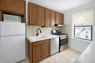 3718 Park Ave, Unit D2 in Weehawken, NJ - Foto de edificio - Building Photo