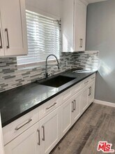 815 S Sherbourne Dr in Los Angeles, CA - Building Photo - Building Photo