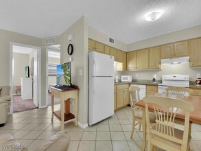 3325 Arpt Rd S in Naples, FL - Building Photo - Building Photo