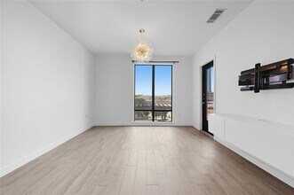 5609 SMU Boulevard in Dallas, TX - Building Photo - Building Photo