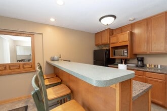Huntington Park in Shakopee, MN - Foto de edificio - Building Photo