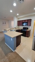 8352 Rygate Ave in Las Vegas, NV - Building Photo - Building Photo