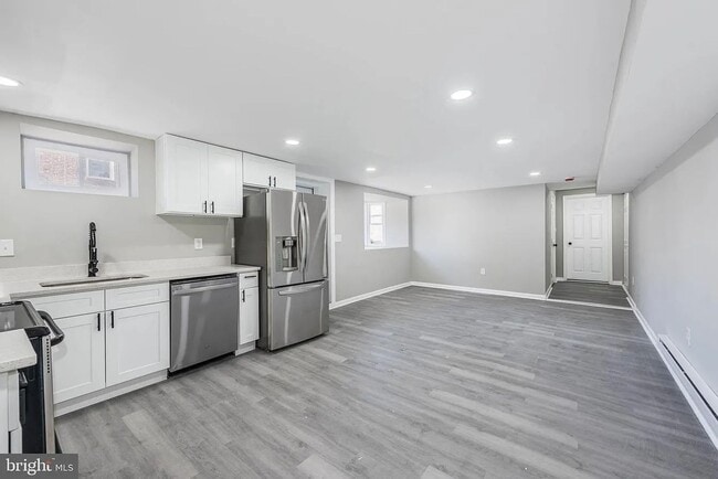 property at 3300 Ravenwood Ave