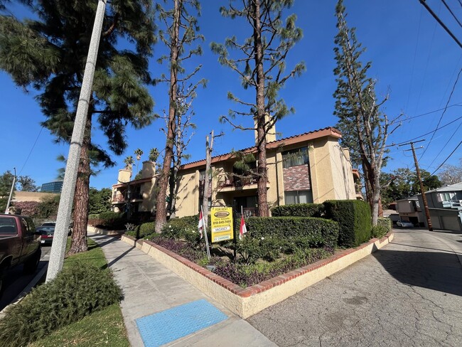 430 South Niagara Street in Burbank, CA - Building Photo - Building Photo