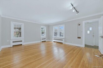 801 Main St in Farmingdale, NY - Building Photo - Building Photo