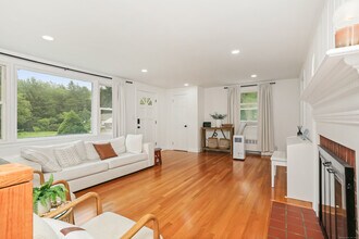 21 Frederick St in Trumbull, CT - Building Photo - Building Photo