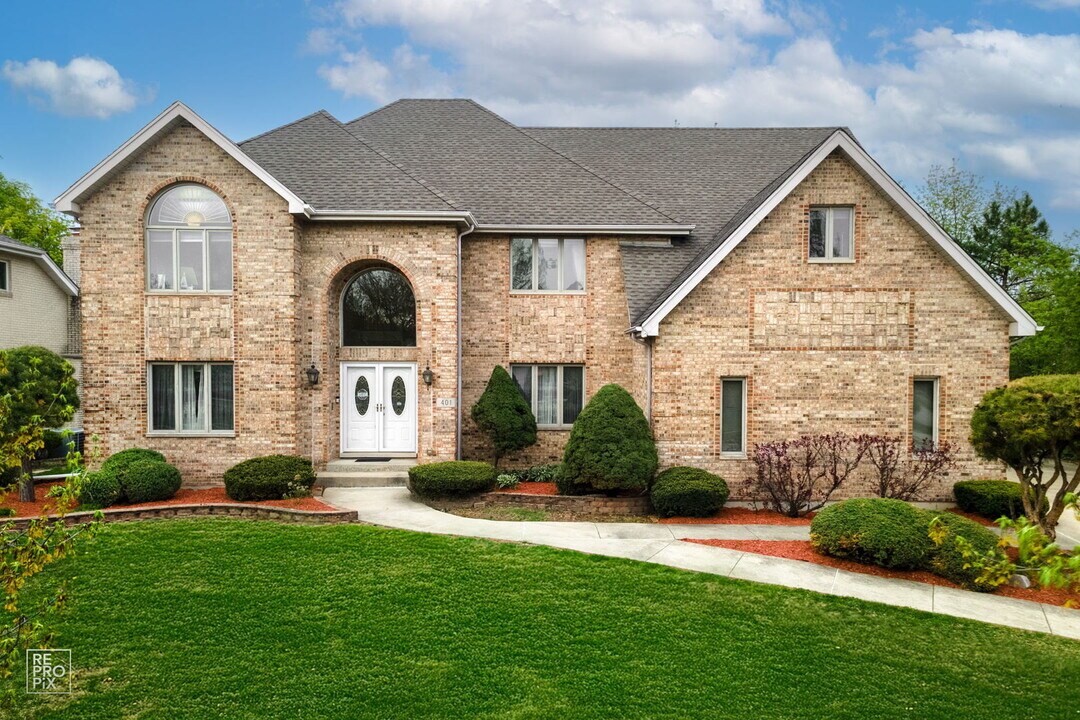 401 Jason Ln in Schaumburg, IL - Building Photo