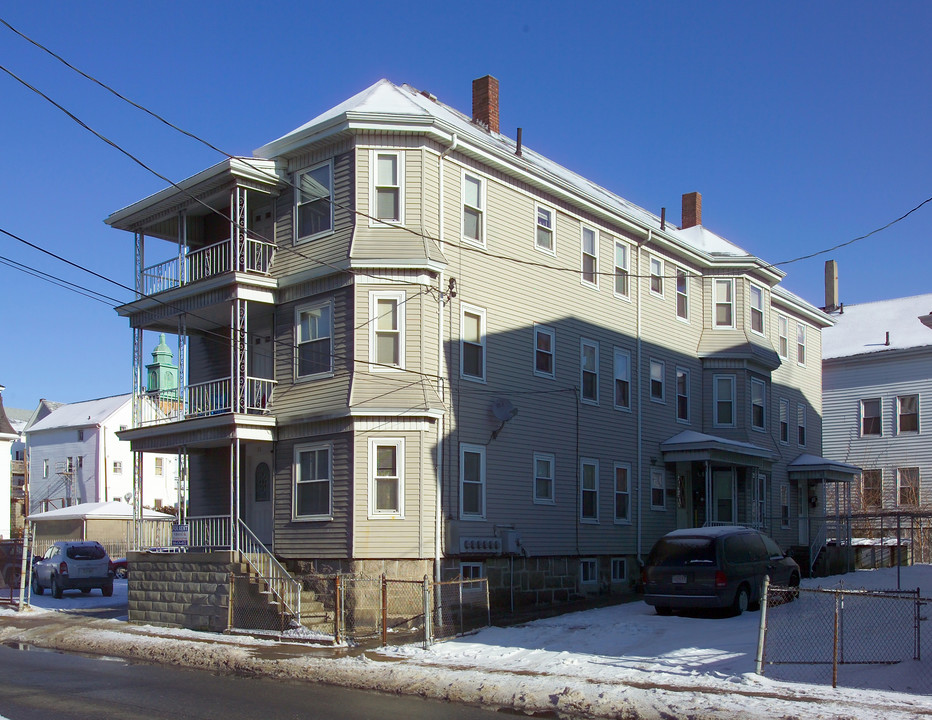 67-71 Robeson St in Fall River, MA - Foto de edificio