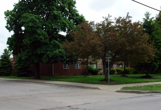 Westland Gardens in Toledo, OH - Foto de edificio - Building Photo