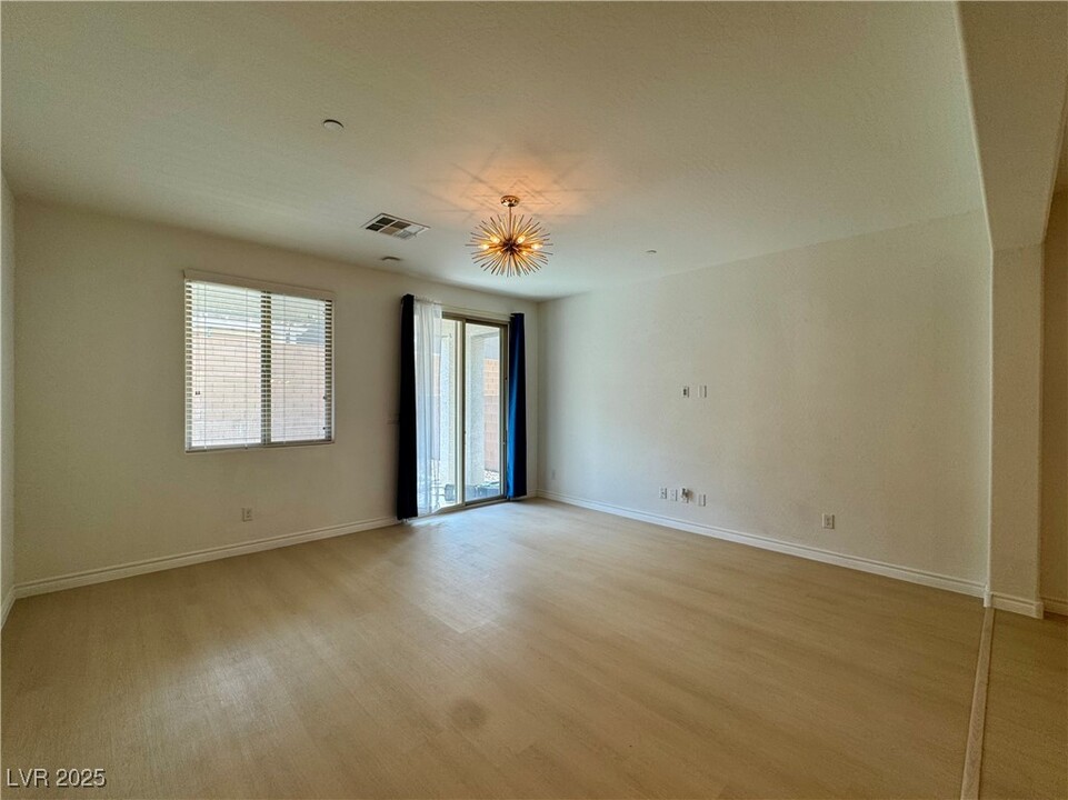 3175 Rowan Brook Ave in Henderson, NV - Building Photo