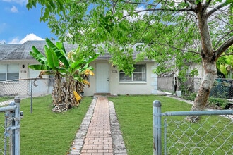 1326 NW 8th Ave in Fort Lauderdale, FL - Building Photo - Building Photo