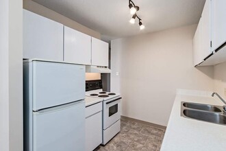 Westside Apartments in Calgary, AB - Building Photo - Building Photo