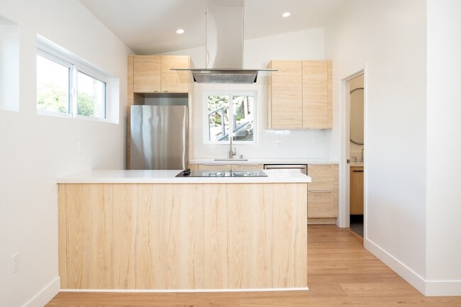 4124 W Ave 42, Unit 4122 W Ave 42 in Los Angeles, CA - Building Photo - Building Photo