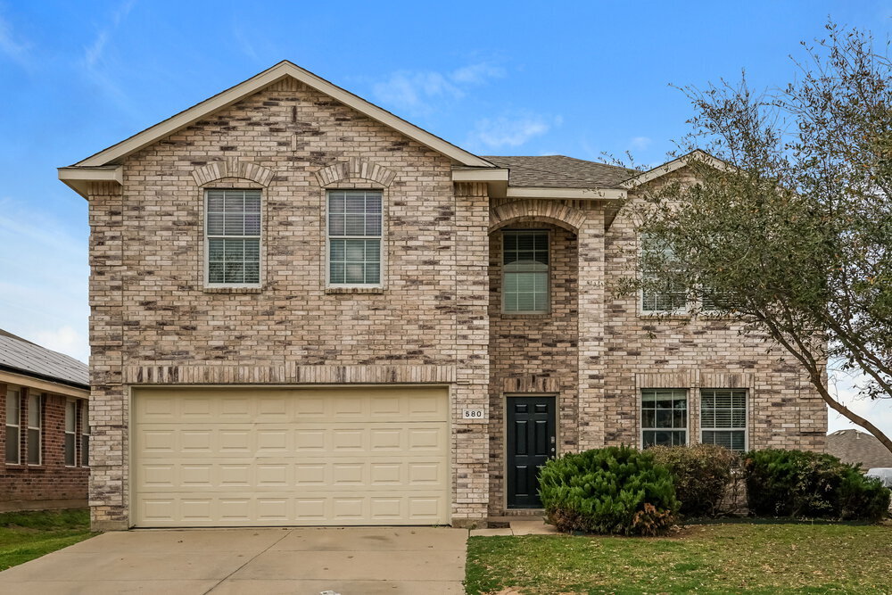 580 Creekbend St in Crowley, TX - Building Photo