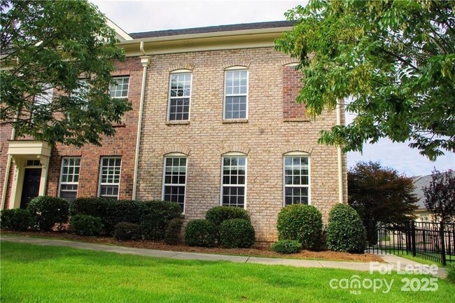 916 Gardners Way in Cornelius, NC - Building Photo - Building Photo