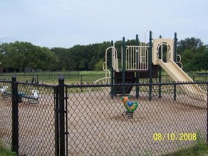 Canterbury House Apartments - Dixon in Dixon, IL - Building Photo - Building Photo