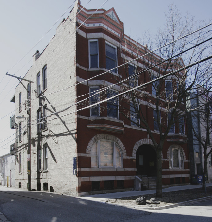 751-753 W Buckingham Pl in Chicago, IL - Building Photo