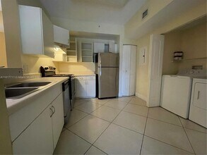 6984 SW 39th St in Davie, FL - Building Photo - Building Photo